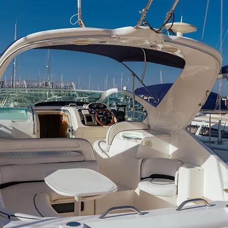 Botel Luxuoso Barco - Parque Nacoes *